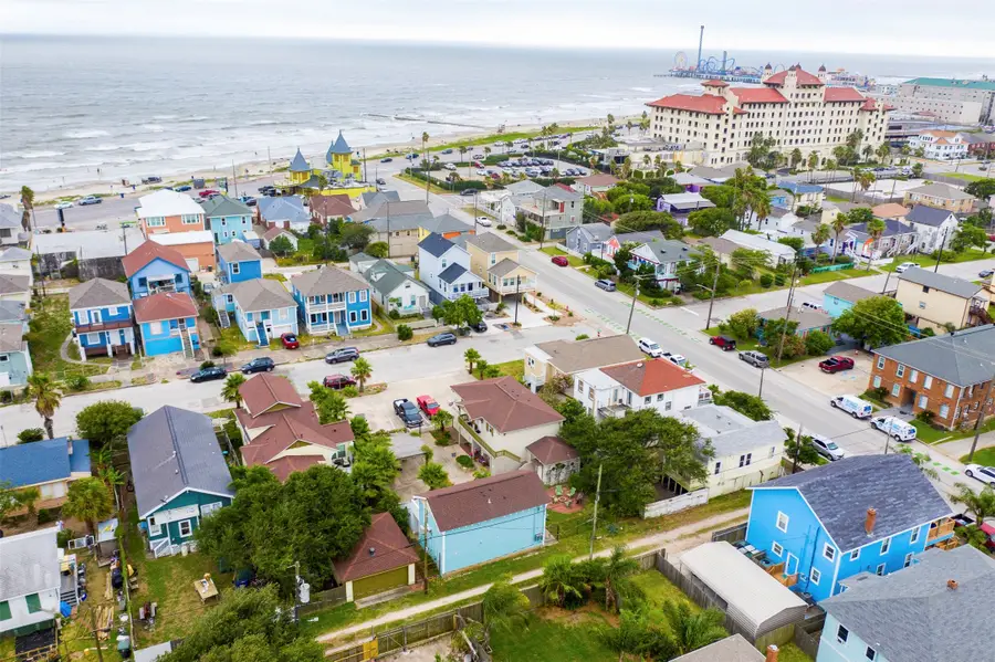 1820 Avenue O 1/2, Galveston, TX 77550 - #3