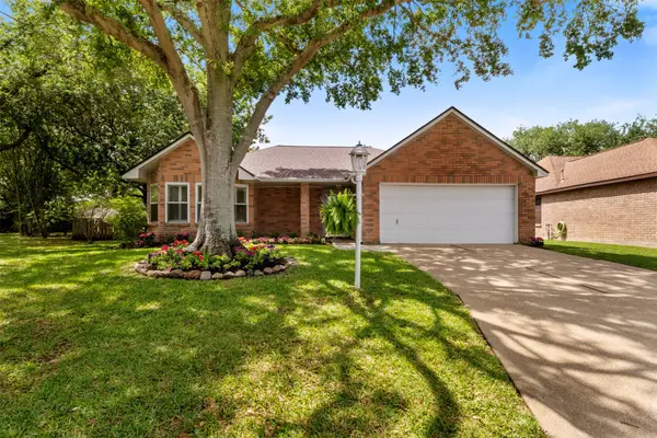 706 Rosefield Court, Pearland, TX 77584