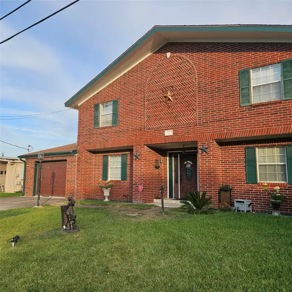 7914 Ocean Drive, Beach City, TX 77523