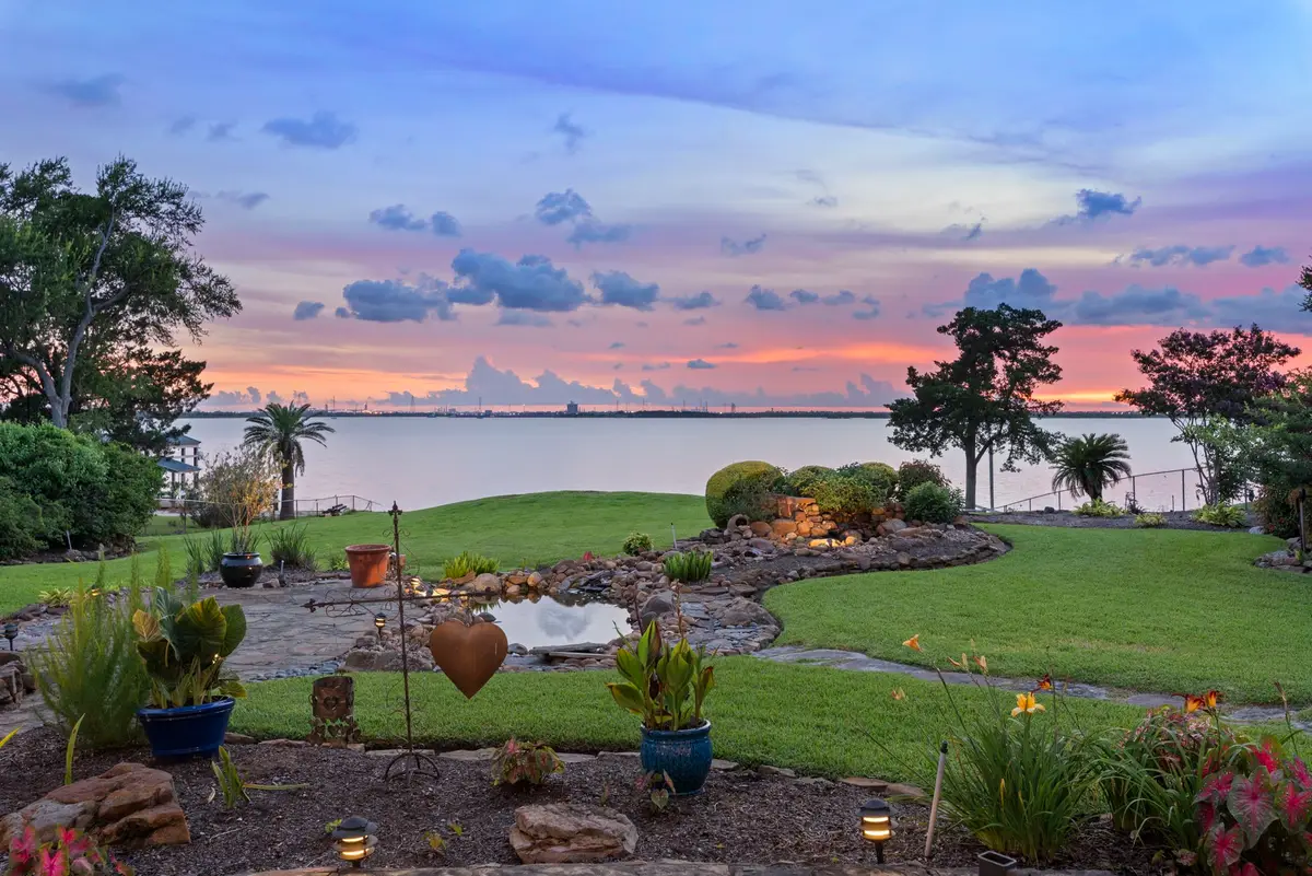 422 S Burnett Drive, Baytown, TX 77520 - #1