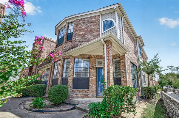 8888 Benning Drive #204, Houston, TX 77031