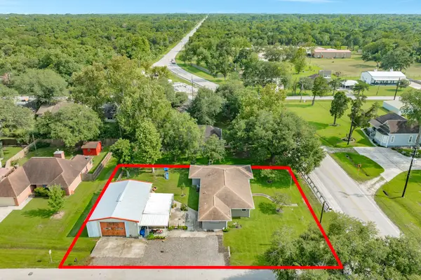 5501 Main Street, Santa Fe, TX 77510