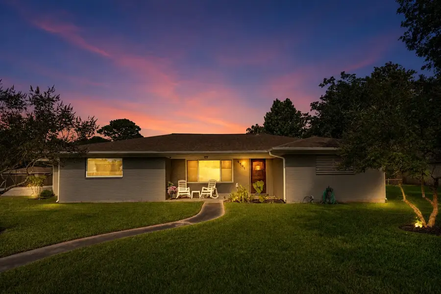 5501 Main Street, Santa Fe, TX 77510 - #2