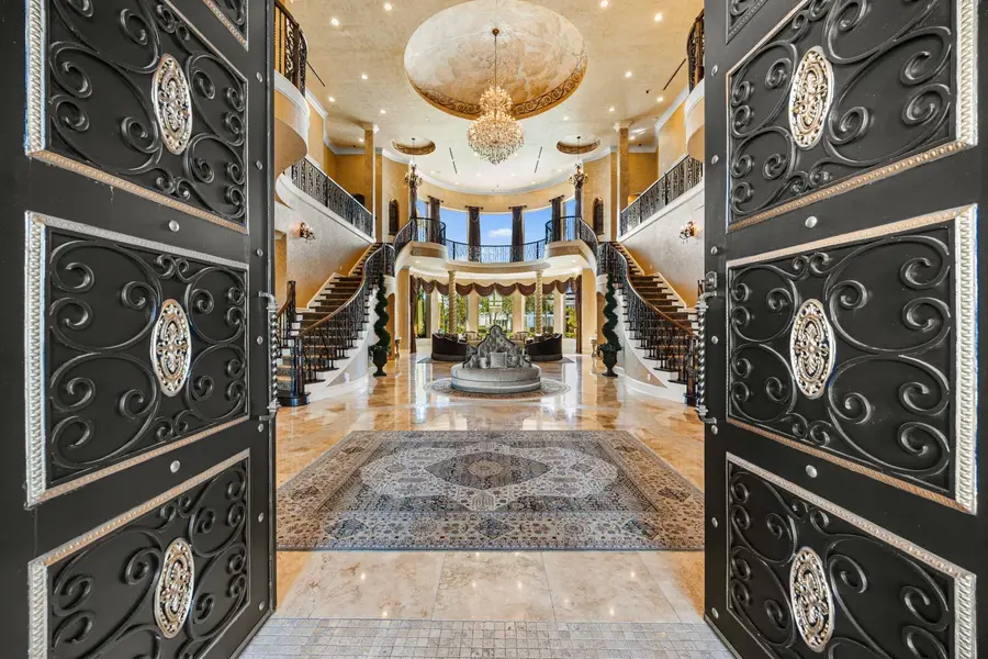 17 Sovereign Circle, Richmond, TX 77469 - Image #3