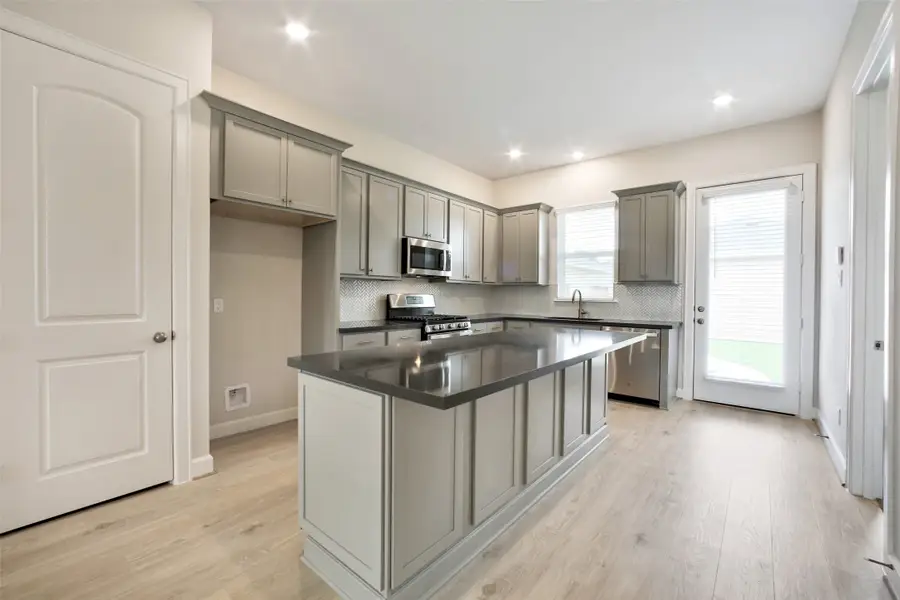 2517 S Houston Avenue, Pearland, TX 77581 - Image #3