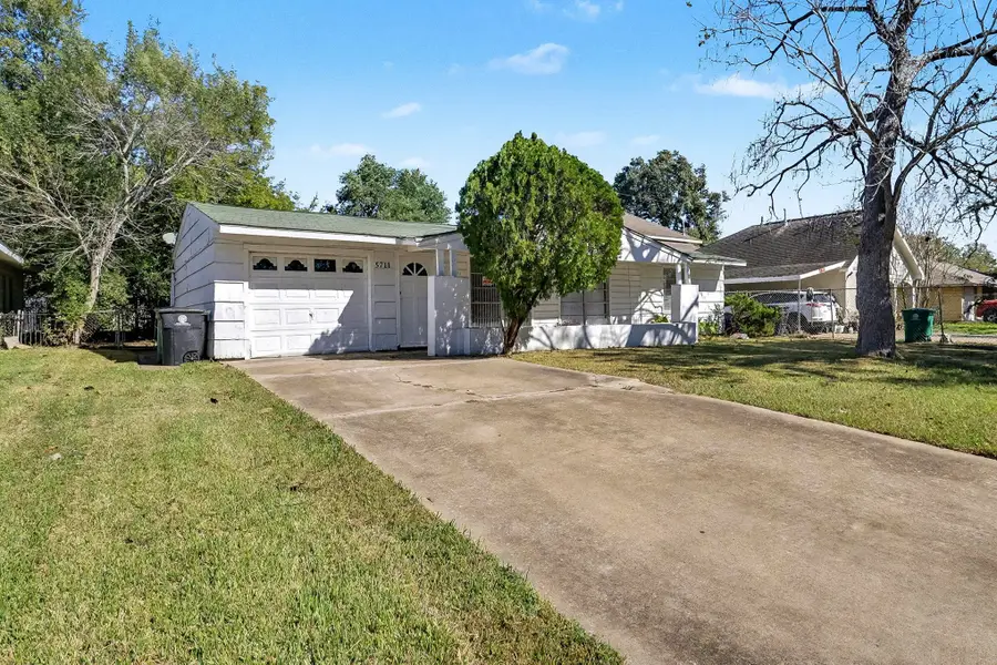 5711 Ridgeway Drive, Houston, TX 77033 - Image #3