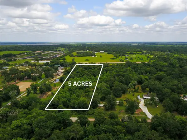 1528 Scroggins Lane, Waller, TX 77484
