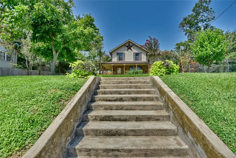 706 S Market Street, Brenham, TX 77833 - Image #2