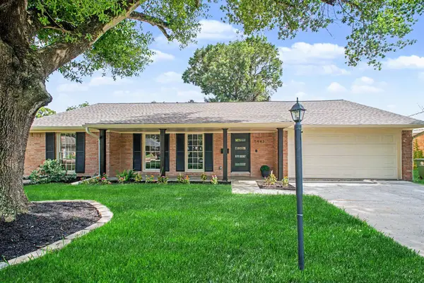 5443 Redstart Street, Houston, TX 77096
