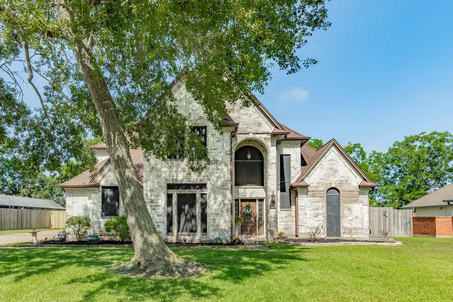 58 S Calla Lily Court, Lake Jackson, TX 77566 - #2