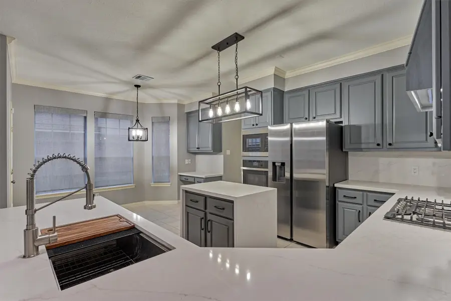 151 Bristol Bend Circle, The Woodlands, TX 77382 - Image #2