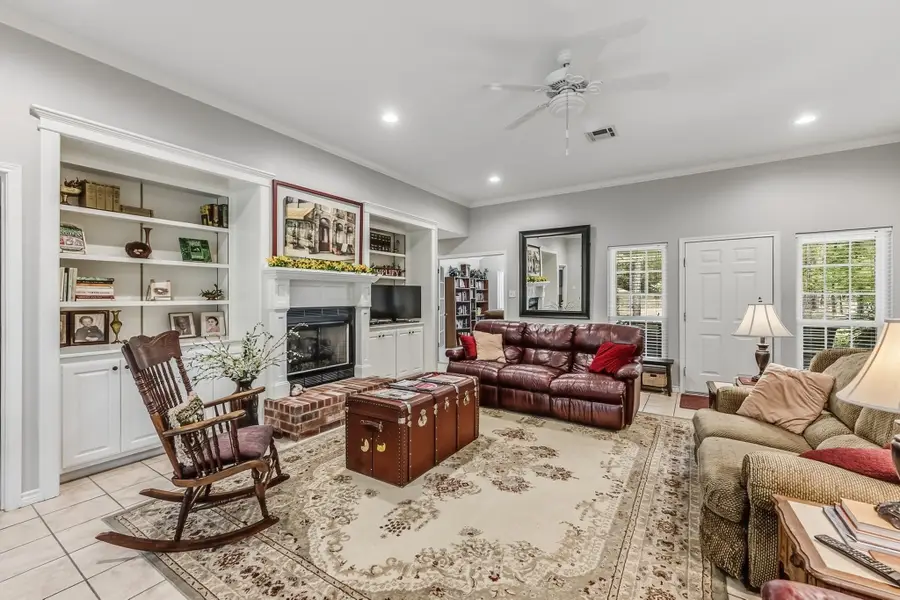 1900 Camellia Drive, Huntsville, TX 77340 - #2
