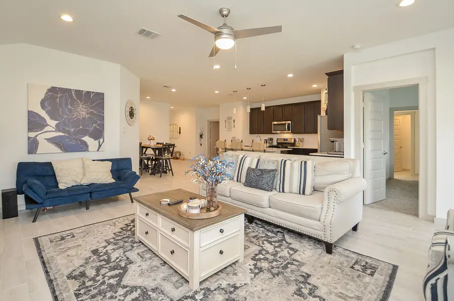 13305 Lago Acero Lane, La Marque, TX 77568 - Image #3