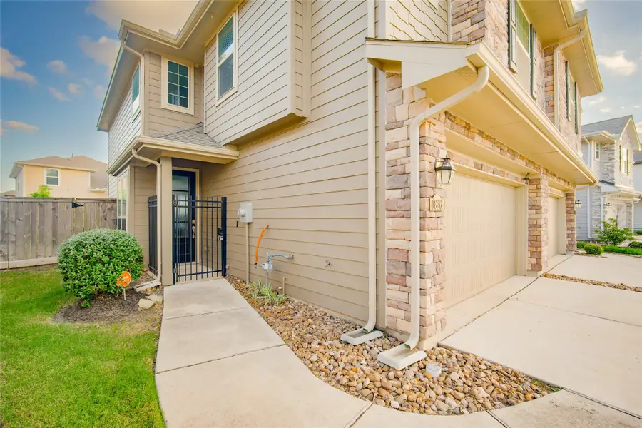 1826 Ryon Falls Drive, Richmond, TX 77469 - #2