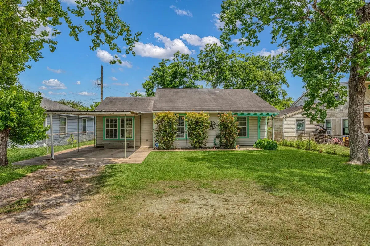 121 5th Street, Brazoria, TX 77422 - #1