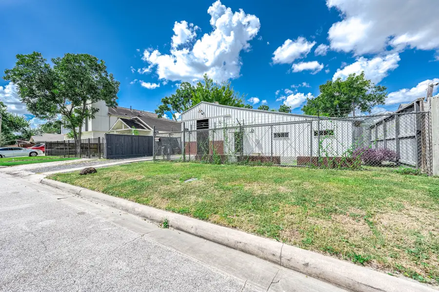 3901 Billingsley Street #1, Houston, TX 77009 - #2