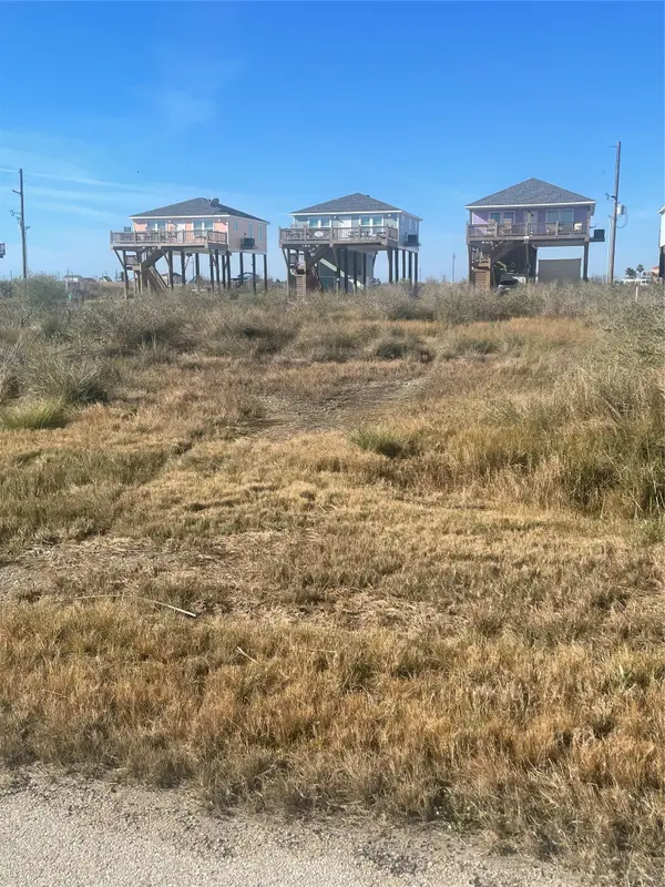 1119 Faggard S Slip, Gilchrist, TX 77617