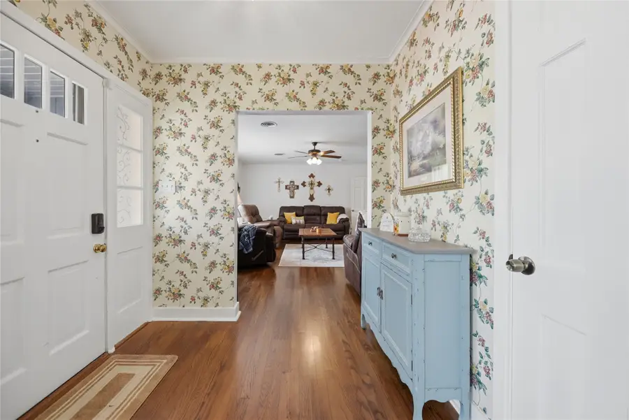 407 W Alamo Street, Brenham, TX 77833 - #3