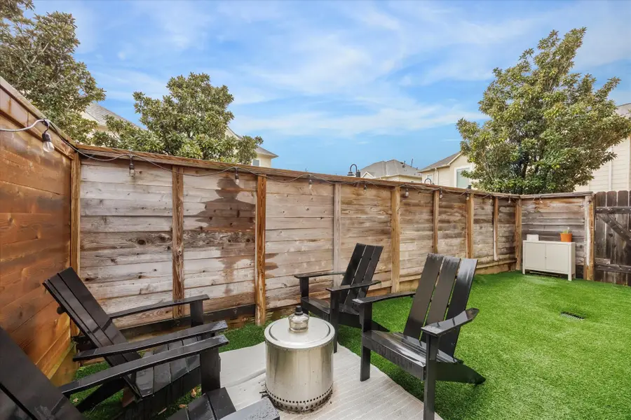 3825 Centerplaza Drive, Houston, TX 77007 - Image #2