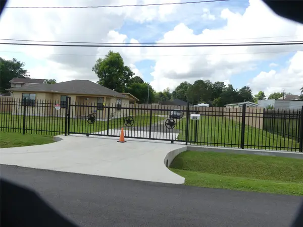 802 Candler Drive, Houston, TX 77037