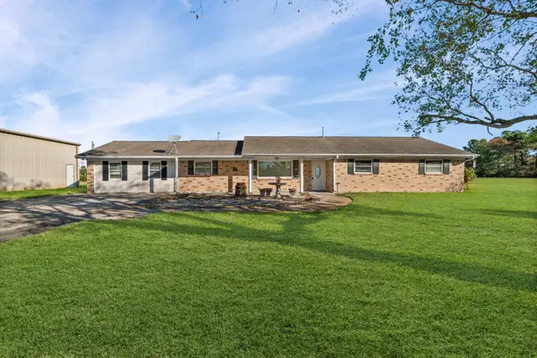 1311 Oak Street, Anahuac, TX 77514