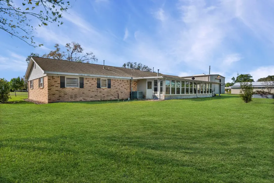 1311 Oak Street, Anahuac, TX 77514 - Image #3