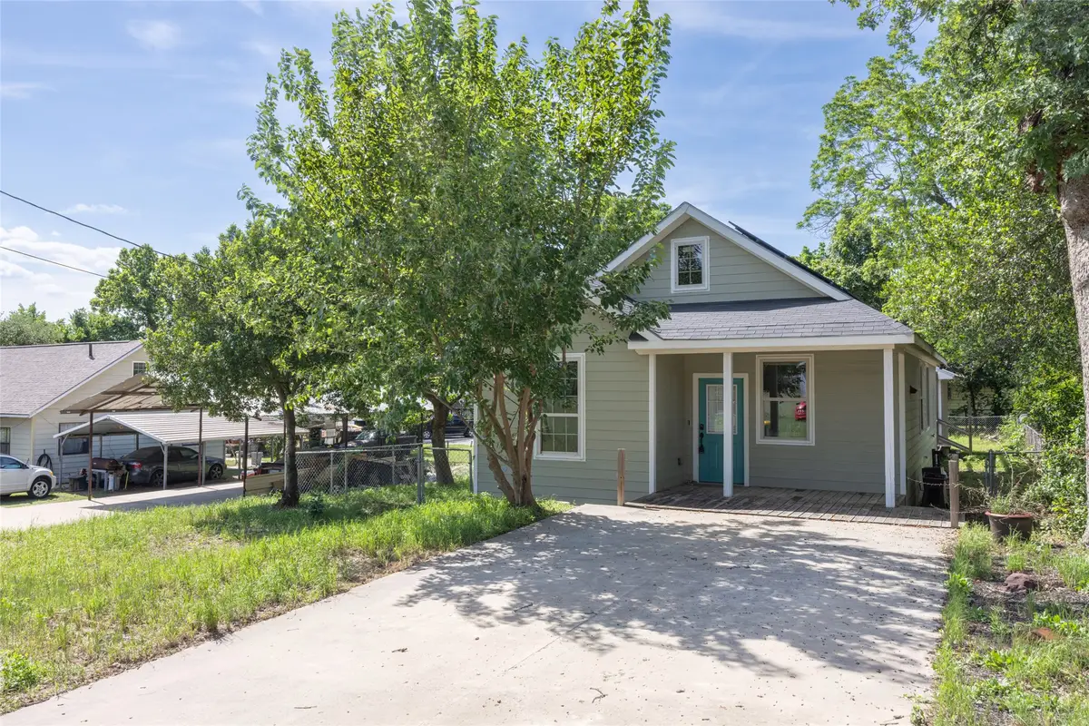 205 E 2nd Street, Hearne, TX 77859 - #1