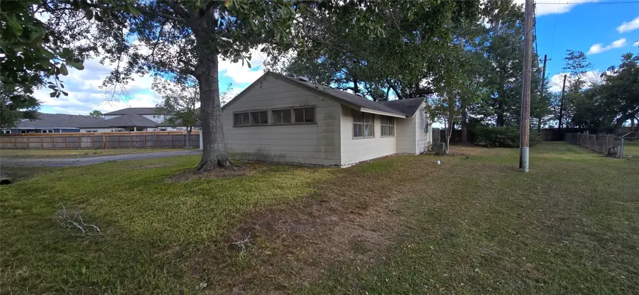1801 Svetlik Avenue, Bay City, TX 77414 - Image #3