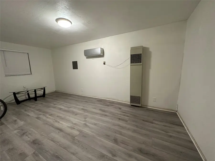 618 S 6th Street, Kenedy, TX 78119 - Image #3