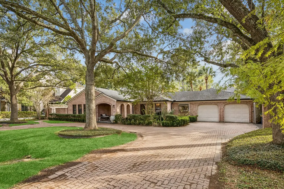 11717 Joan Of Arc Drive, Houston, TX 77024 - Image #1