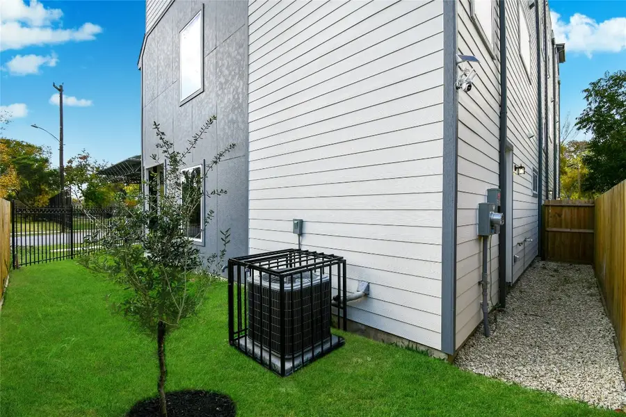 3233 Tuam Street, Houston, TX 77004 - #3