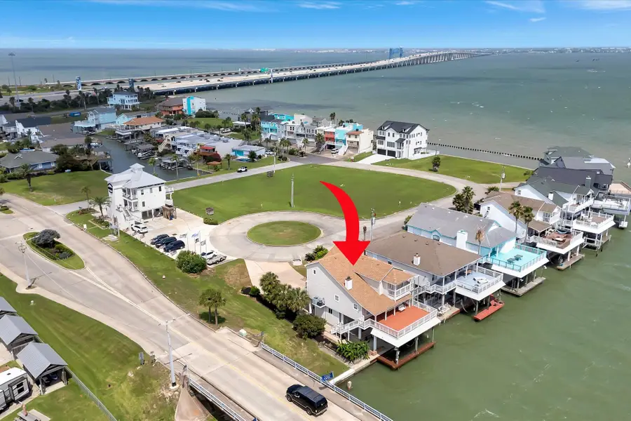 445 Hana Drive, Tiki Island, TX 77554 - #3