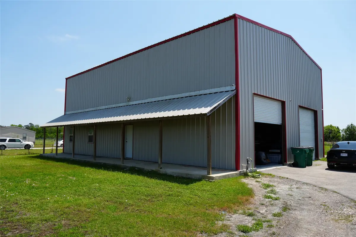 8417 Los Robles Avenue, Alvin, TX 77511 - Image #1