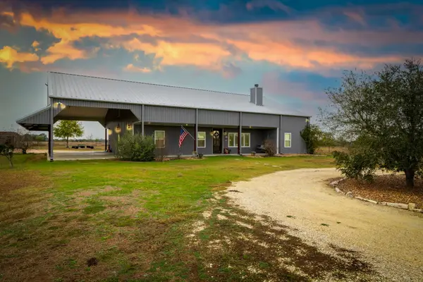 1138 Creekside Lane, Weimar, TX 78962