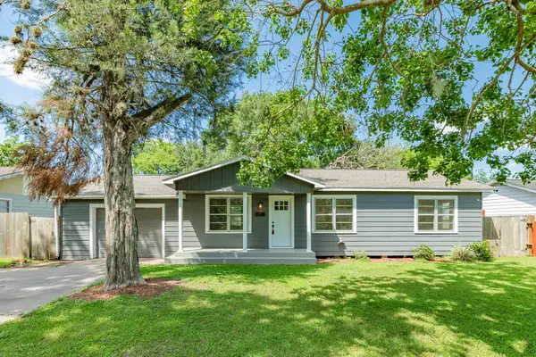 303 Yaupon Street, Sweeny, TX 77480