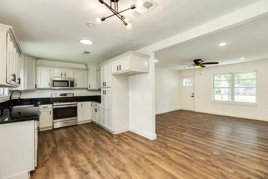 303 Yaupon Street, Sweeny, TX 77480 - #3
