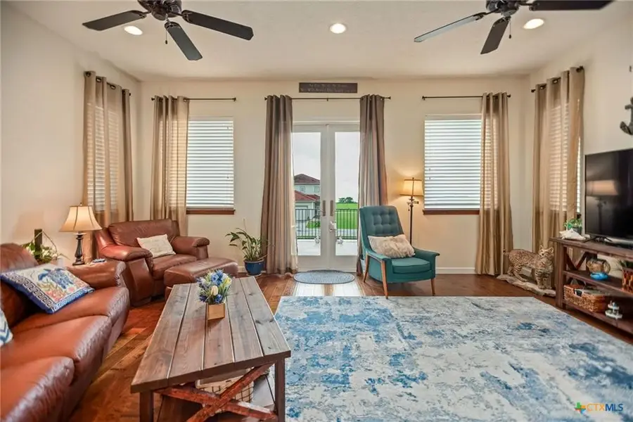 4 Lavaca Bay Place, Port Lavaca, TX 77979 - #3