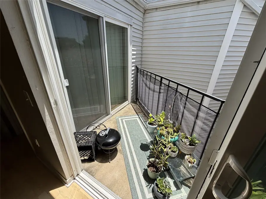 9809 Richmond Avenue #F8, Houston, TX 77042 - #3