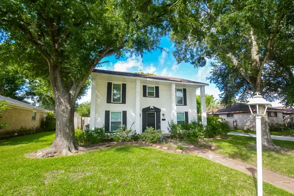 10910 Sagevale Lane, Houston, TX 77089