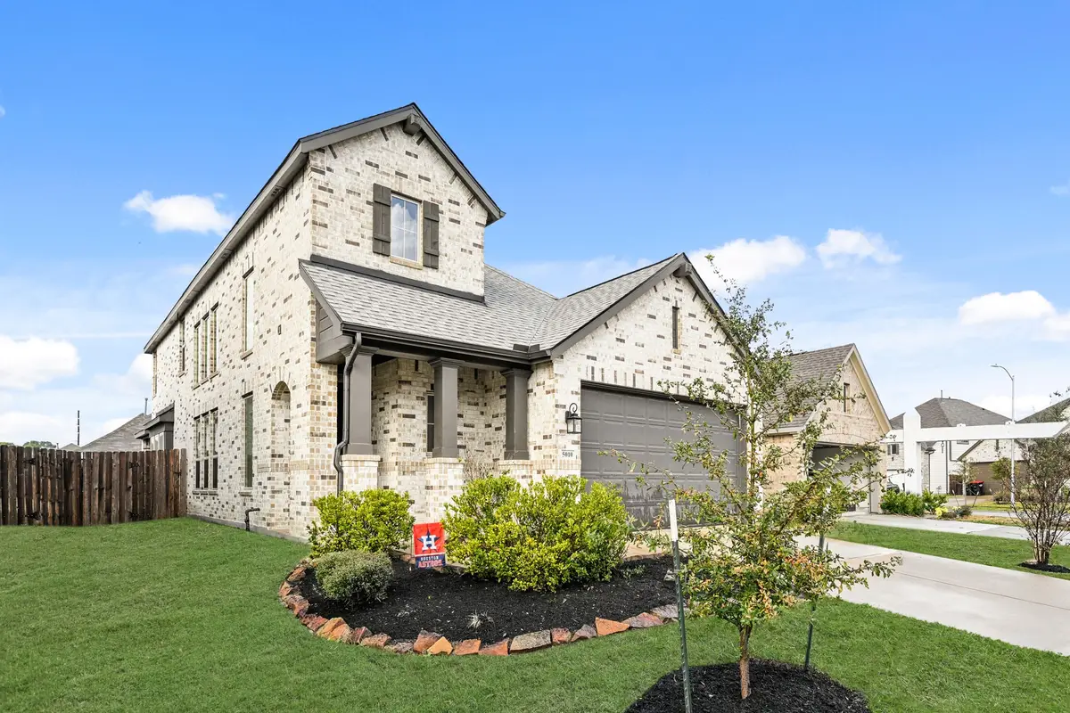 5010 Chestnut Orchard Drive, Houston, TX 77066 - Image #1