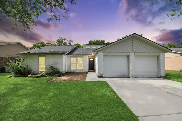 1104 N Heron Drive, Seabrook, TX 77586