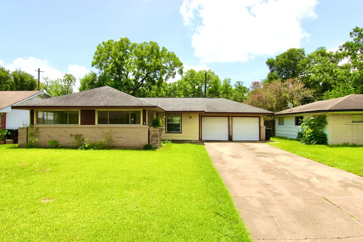 6923 Edgemoor Drive, Houston, TX 77074 - #1