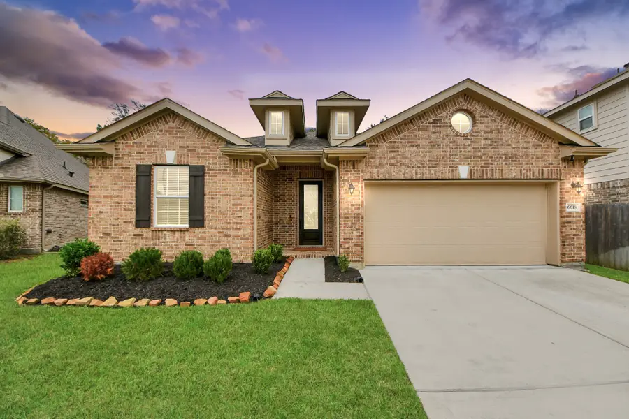 6618 Beacon View Drive, Baytown, TX 77521 - Image #2