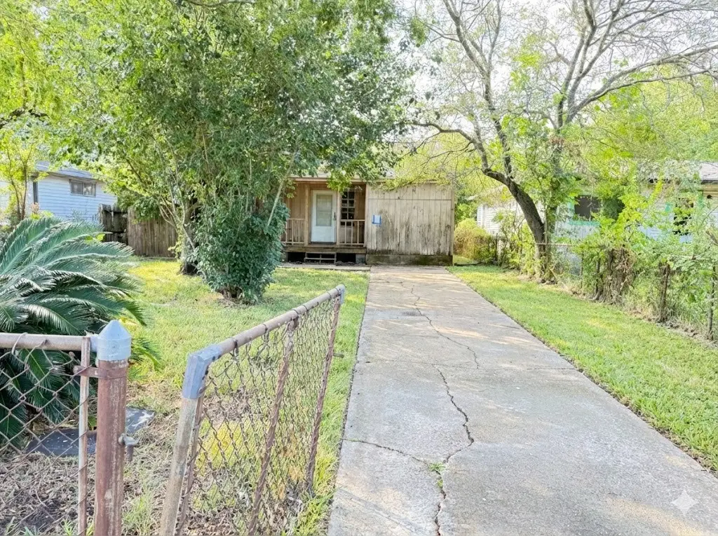 101 17th Avenue N, Texas City, TX 77590 - Image #1