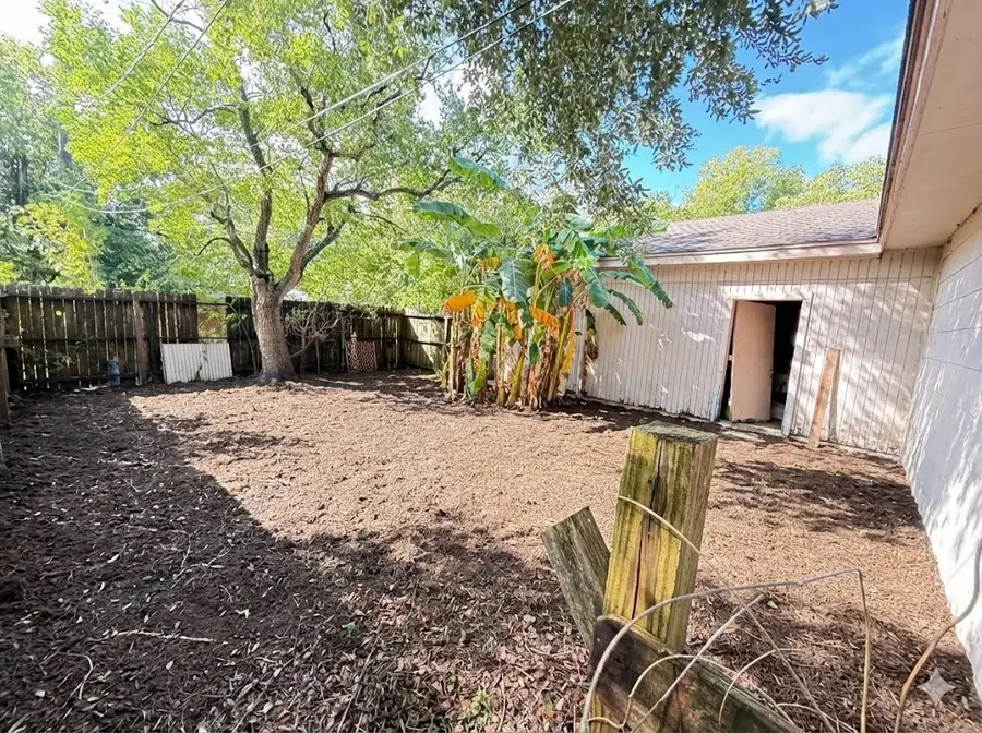 101 17th Avenue N, Texas City, TX 77590 - Image #2