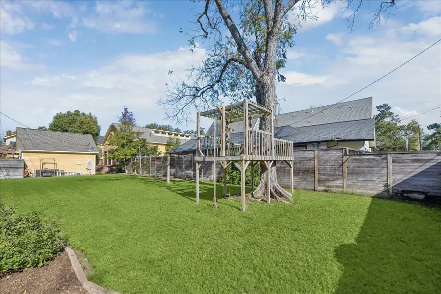 611 W 12th Street, Houston, TX 77008 - Image #2