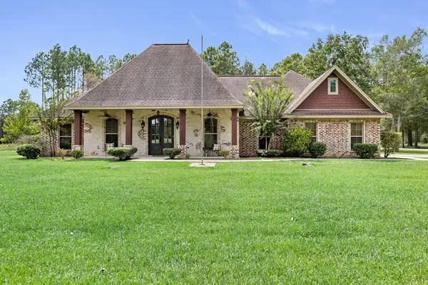 141 County Road 889, Buna, TX 77612