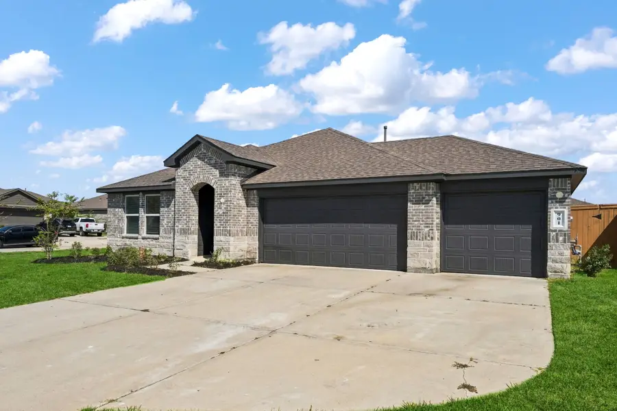 901 Brazos Trail, Dayton, TX 77535 - #2