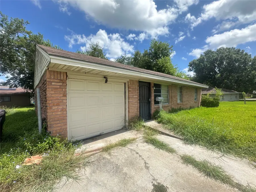 3127 Groton Drive, Houston, TX 77051 - #3
