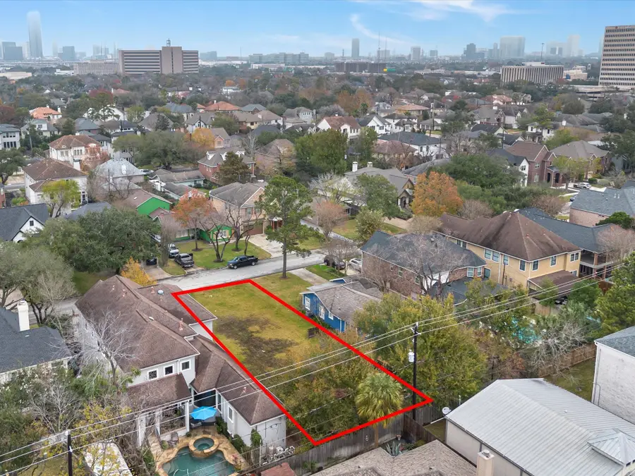 4921 Chestnut Street, Bellaire, TX 77401 - Image #2